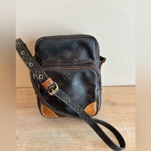 Authentic Louis Vuitton monogram crossbody bag